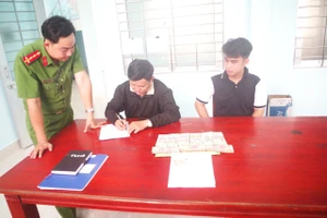 Nam sinh viên trả lại 400 triệu đồng cho người đánh rơi