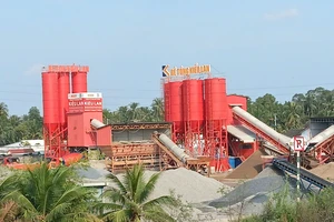 Bến Tre: 1 công ty bị đề nghị xử phạt 290 triệu đồng vì giao xe cho tài xế chở quá tải