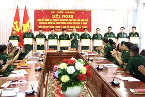 Khen thưởng các cá nhân, tập thể phá chuyên án mua bán người trên biển