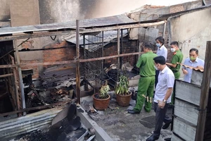 Phó Thủ tướng Thường trực chia buồn với gia đình 4 người tử vong, chỉ đạo điều tra vụ cháy