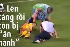 Video cầu thủ lên cáng vẫn bị cho 'ăn hành'
