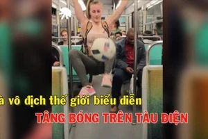 Video nhà vô địch thế giới biểu diễn trên... tàu điện