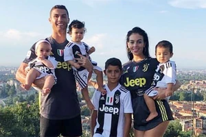 The Sun khai thác Ronaldo sắp đón baby thứ 5