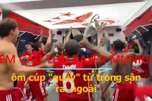 Xem cầu thủ Bayer Munich ôm cúp 'quẩy' tới bến