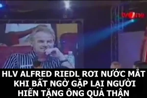 HLV Riedl từng xúc động khóc trước người hiến thận cho mình