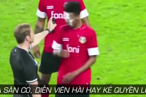 Khi vua sân cỏ có lúc thành diễn viên hài