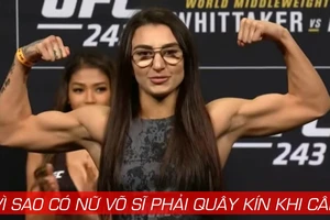 Ép cân vừa đủ, nữ võ sĩ UFC cởi bỏ hết khi cân