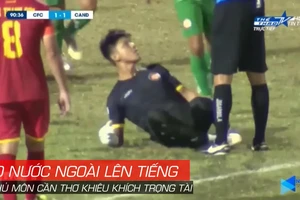 Báo nước ngoài đưa hình ảnh thủ môn VN hăm doạ trọng tài