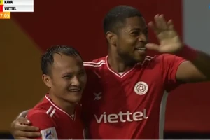 Xem Hoàng Đức, Caique, Bùi Tiến Dũng, Vũ Minh Tuấn hạ nhục Kaya 