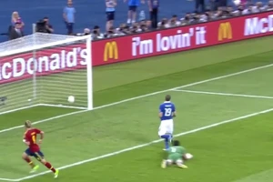 Tây Ban Nha càng đau hơn khi xem video này