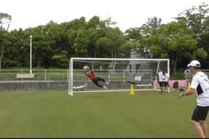 Đăng Văn Lâm khổ luyện trước khi về tập trung đội tuyển Việt Nam