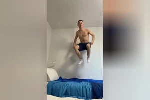 Nghịch ngợm thử giường chống sex ở làng Olympic và kết luận