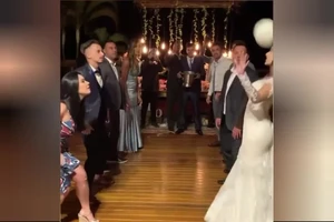 Video đám cưới cầu thủ cô dâu, chú rể, phù rể đều ghi bàn