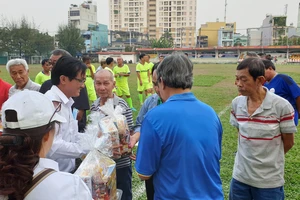 Cái tình và nghĩa cử đối với những gia đình cựu cầu thủ