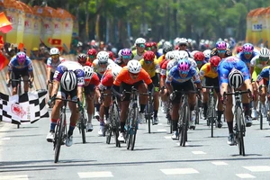 VAR vào cuộc sau chiến thắng khó phân định của ngoại binh Vĩnh Long