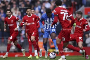 Tin tức chuyển nhượng của MU: Hạn chót mua Baleba, Rashford đối mặt ác mộng