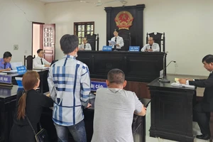 Vụ thiếu niên quan hệ với bé gái 12 tuổi: VKS kháng nghị, đề nghị cho hưởng án treo