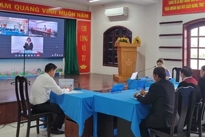 TAND huyện Bình Chánh mở phiên họp trực tuyến xác nhận cha cho con