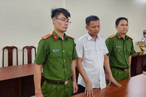 Đề nghị truy tố nhân viên bảo dưỡng máy bay tại sân bay Tân Sơn Nhất tiếp tay buôn lậu