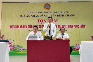 Rút kinh nghiệm giải quyết án tranh chấp đất mua giấy tay sau khi vợ chồng ly hôn