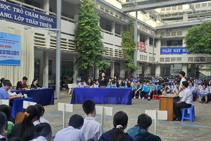 Phiên tòa giả định sinh động về phòng chống ma túy tại trường THPT Gò Vấp