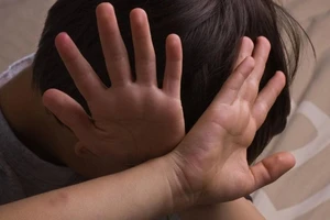 Truy tố 'bảo mẫu' bạo hành bé gái 17 tháng tuổi ở TP.HCM tử vong