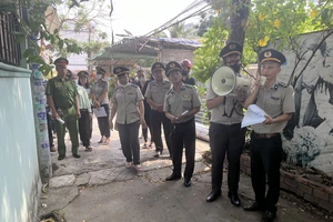 Cưỡng chế bàn giao đất tại TP Thủ Đức cho người được thi hành án