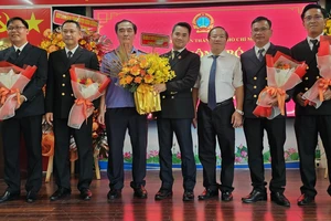 TAND huyện Bình Chánh bổ nhiệm, tái bổ nhiệm nhiều chánh tòa, phó chánh tòa