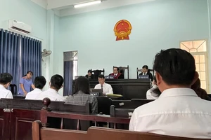 Quan điểm các bên trong vụ kiện ban quản trị chung cư vì bị khóa bánh xe