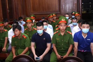 Nhân viên giao hàng học kinh nghiệm từ sếp, mở công ty 'ma' bán trái phép hóa đơn