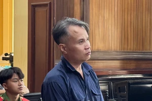 Kinh doanh thua lỗ, chủ quán bar lừa tiền 'chạy án' 