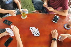 Vụ đánh bạc ở Bến Tre: Giám đốc thẩm hủy án để điều tra, xét xử lại với 3/40 bị cáo 