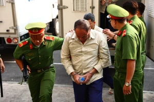 Sáng nay, TAND TP.HCM xét xử cựu chủ tịch tỉnh An Giang nhận tiền, tiếp tay khai thác cát lậu