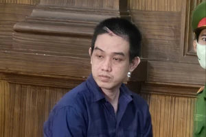 Tham ô hơn 4 tỉ đồng lệ phí đăng ký xe, bị cáo Kiều Trần Kiên lãnh 15 năm tù