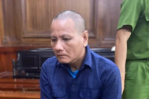 Tuyên án bị cáo đâm vợ rồi trốn vào rừng phòng hộ 