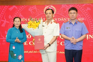 Công bố lãnh đạo VKSND TP.HCM mới và 19 Viện trưởng VKSND khu vực