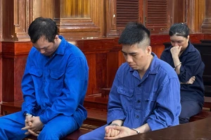 Đến Trại giam Chí Hòa đón người thân mới biết bị lừa tiền chạy án