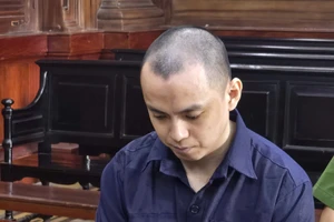 Cựu nhân viên ngân hàng giả chữ ký khách để chiếm đoạt 5 tỉ đồng