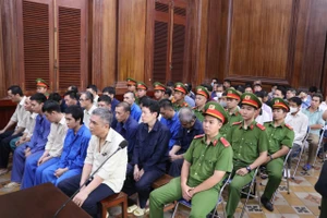 Đang xét xử vụ đưa, nhận hối lộ tại Trung tâm Đăng kiểm 50-04V