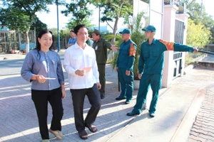 Cử tri 4 xã ở khu vực Cần Giờ dậy sớm đi bầu cử, nô nức tham gia ngày hội non sông