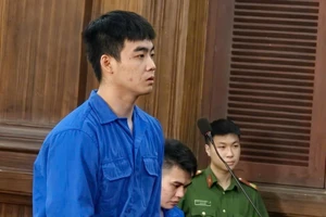 Xâm hại bé gái 12 tuổi, 2 thanh niên lãnh án tù, 2 thanh niên bị điều tra