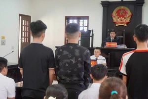TP.HCM: Tòa án đầu tiên áp dụng biện pháp xử lý chuyển hướng, cho 3 bị can xin lỗi bị hại tại tòa