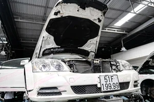 Cận cảnh xe Maybach của bà Trương Mỹ Lan được đưa ra đấu giá 