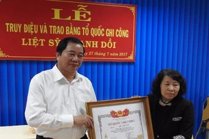 Trao Bằng Tổ quốc ghi công Liệt sĩ Lữ Anh Dồi