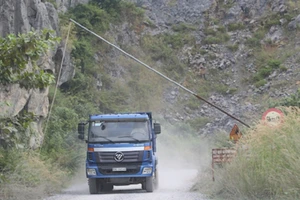 Sạt lở mỏ đá, 2 công nhân tử vong 