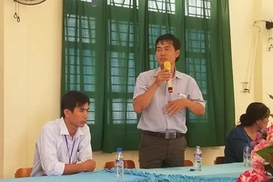 Phụ huynh công khai xin lỗi thầy giáo vụ cái quần