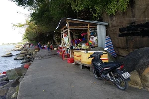 Khu du lịch Hòn Đá Bạc mất khách nghiêm trọng