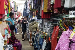 Quản lý thị trường nhận sai nhưng 'không thể trả tiền cho dân'