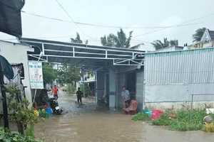  Nước dâng bất thường, lốc xoáy gây thiệt hại nặng cho Cà Mau 