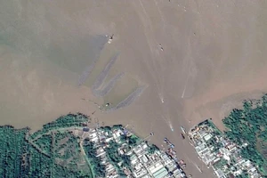 Kiểm tra lại vị trí tàu chìm ở cửa biển Khánh Hội tỉnh Cà Mau